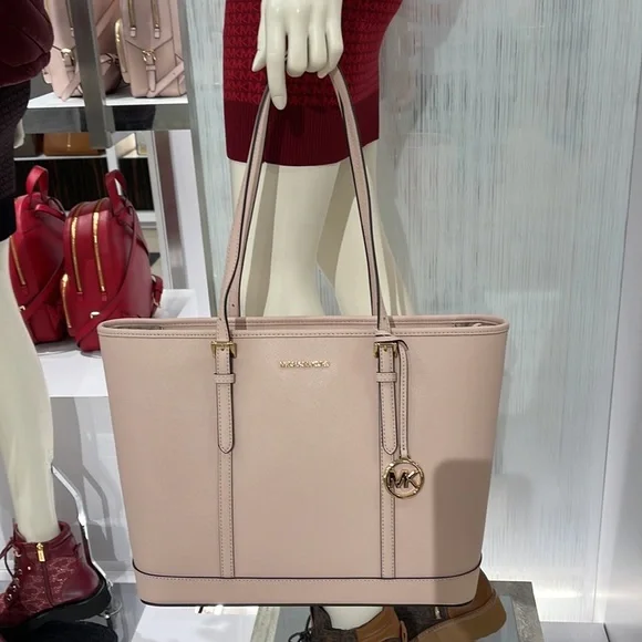 MICHAEL KORS
Jet Set Travel Lg Top Zip Shoulder Tote Saffiano Leather
Pwdr Blush - Picture 14 of 16
